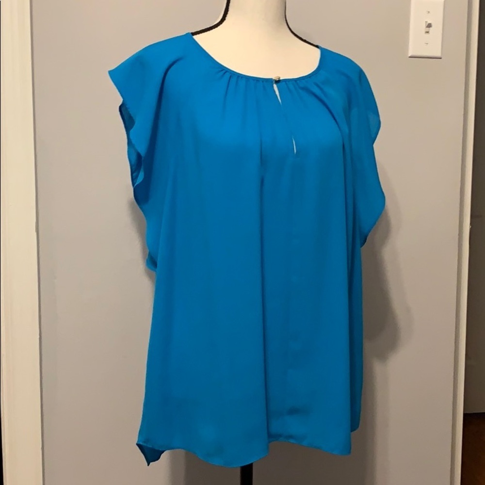 Vince Camuto Silky Blouse 👚
